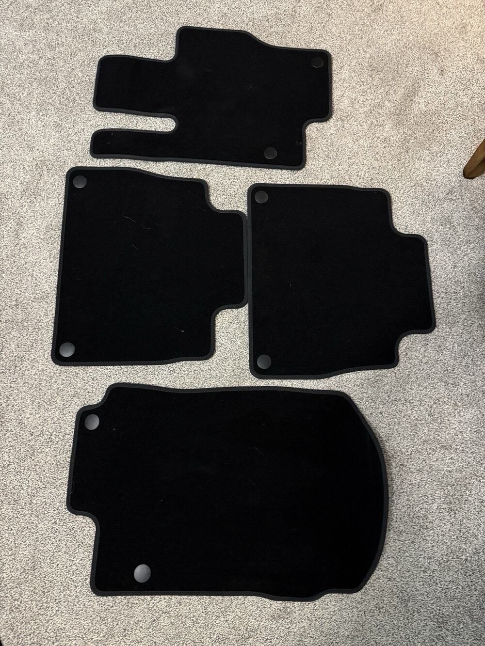 Genuine OEM Mercedes-Benz Floor Mats A167 680 11 08 64 9J74 (For W167 -GLE/GLS)